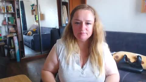 HoneydewMolly online show from 07/01/26, 09:11