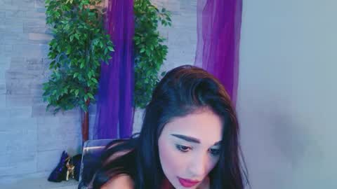 Snapshot of honeydrop_ chatting on 06/08/26, 07:36 Selena online show from 06/08/26, 07:36