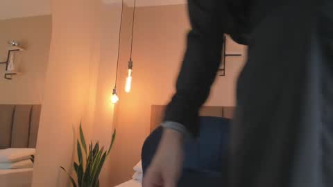 Snapshot of honeygray02 chatting on 10/01/25, 12:11 honeygray02 online show from 10/01/25, 12:11