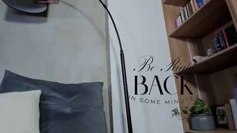 Sofia independent model online show from 09/18/25, 11:23