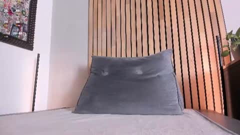 Sofia independent model online show from 06/21/26, 10:40