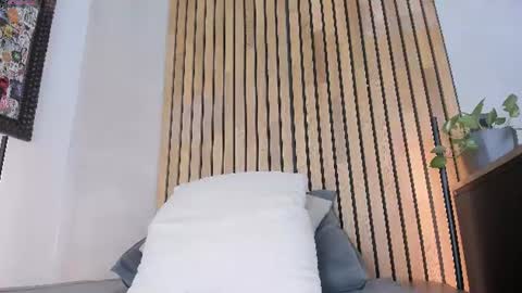 Sofia independent model online show from 07/16/26, 10:43