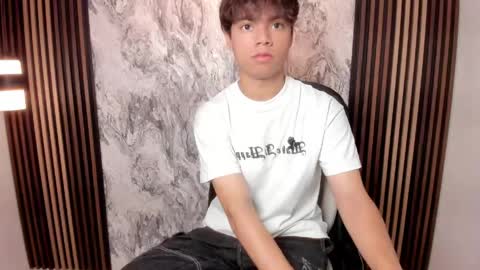 honeymoon_sariel online show from 04/27/26, 02:15