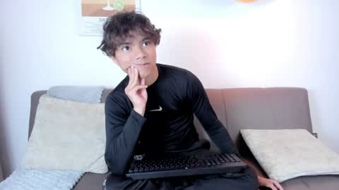 honeymoon_sariel online show from 06/17/26, 01:45