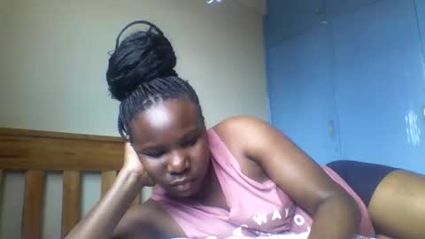 Snapshot of honeymuny chatting on 12/04/25, 08:34 Honeymuny online show from 12/04/25, 08:34