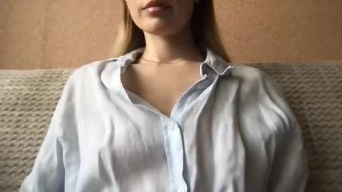 honeynymph online show from 03/11/25, 01:01