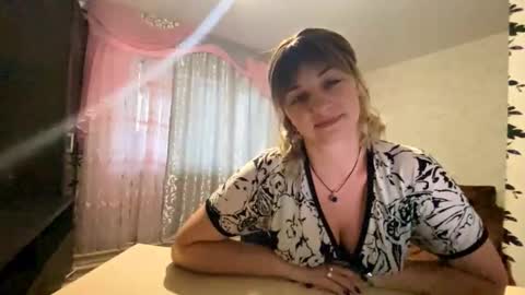 Snapshot of honeyrose333 chatting on 09/24/25, 09:12 Vita online show from 09/24/25, 09:12