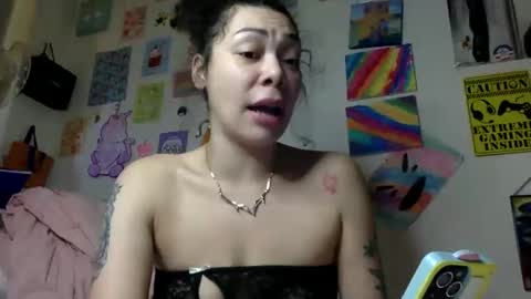 Snapshot of honeyruby chatting on 11/29/25, 05:49 Ruby Sparks online show from 11/29/25, 05:49