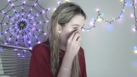 honeyveil online show from 11/29/25, 11:57