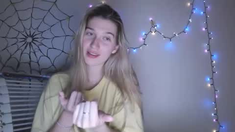 honeyveil online show from 12/05/25, 02:20