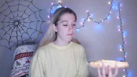 honeyveil online show from 12/05/25, 02:25