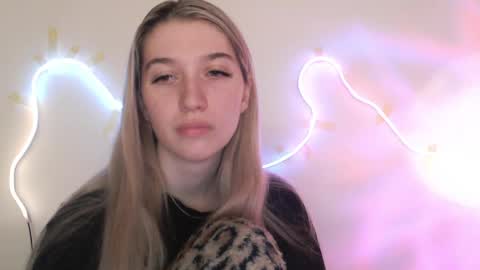 honeyveil online show from 05/02/26, 12:21