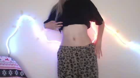 honeyveil online show from 05/09/26, 11:37