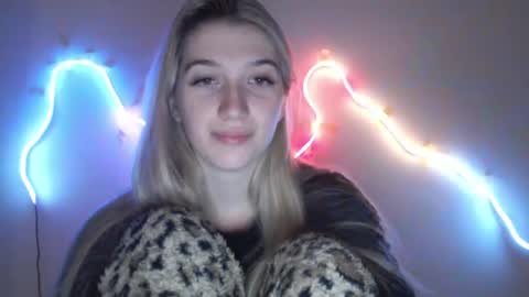 honeyveil online show from 05/10/26, 08:25