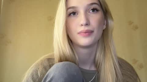 honeyveil online show from 05/17/26, 11:17