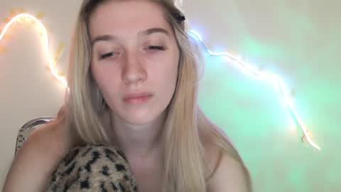 honeyveil online show from 05/27/26, 11:40