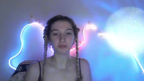 honeyveil online show from 06/06/26, 03:50