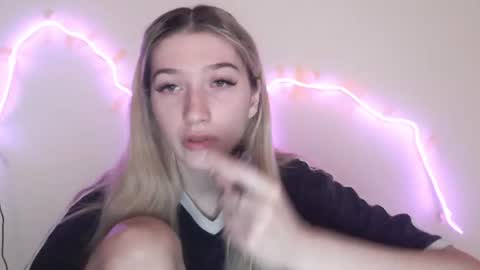 honeyveil online show from 07/07/26, 11:47
