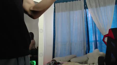 Snapshot of honeywhisper69 chatting on 09/27/25, 07:30 honeywhisper69 online show from 09/27/25, 07:30