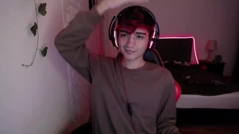 Esteban online show from 09/13/25, 04:34