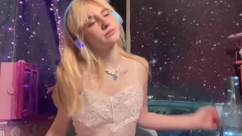 Emi Rose online show from 01/16/25, 08:22