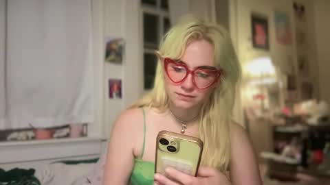 Emi Rose online show from 09/26/25, 07:34