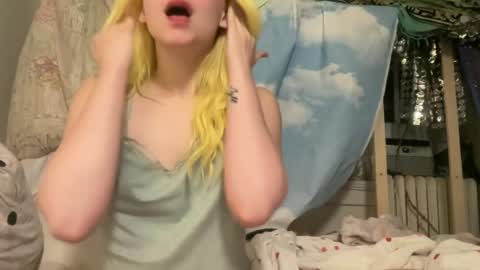 Emi Rose online show from 06/22/26, 05:37