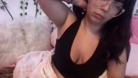 honeyyy89 online show from 02/18/26, 02:02