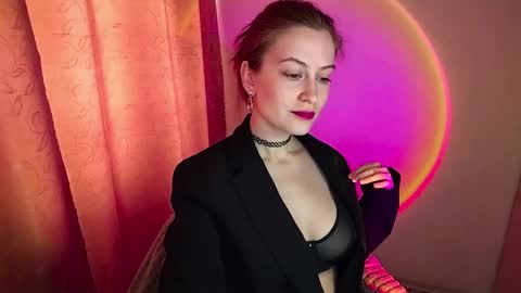 honeyy_bun online show from 05/12/26, 07:27