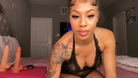 Snapshot of honeyybabyy112344114 chatting on 11/08/25, 05:29 honeyybabyy112344114 online show from 11/08/25, 05:29