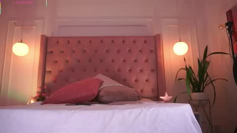 Honey Moon  Help me to reach 100 thumbs up online show from 05/12/26, 07:44