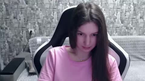 Nancy online show from 12/17/24, 12:43
