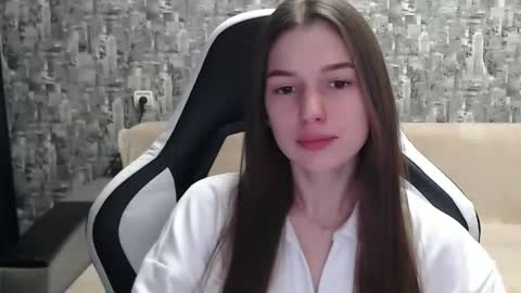 Nancy online show from 01/20/25, 01:21