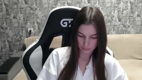 Nancy online show from 01/22/25, 02:14