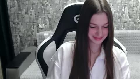 Nancy online show from 02/04/25, 06:49