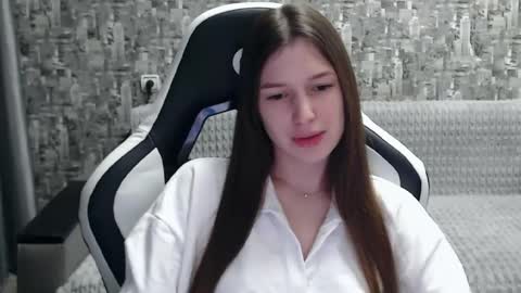 Nancy online show from 02/19/25, 02:12