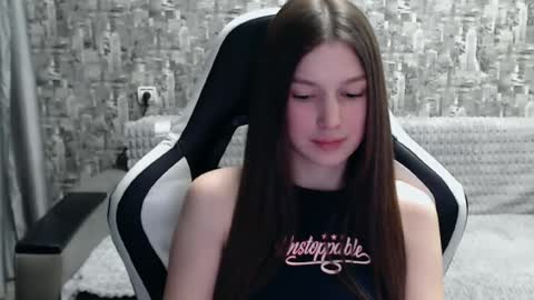 Nancy online show from 02/25/25, 03:49