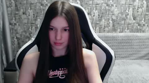 Nancy online show from 02/25/25, 06:53
