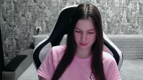 Nancy online show from 03/04/25, 03:26