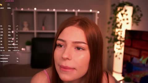 Snapshot of honneybunneey chatting on 11/06/25, 06:58 honneybunneey online show from 11/06/25, 06:58