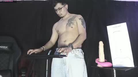 Snapshot of honter20 chatting on 06/14/26, 06:15 robiin online show from 06/14/26, 06:15