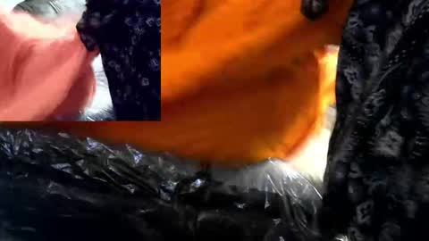 Snapshot of hoodwoodlee chatting on 10/28/25, 03:21 hoodwoodlee online show from 10/28/25, 03:21