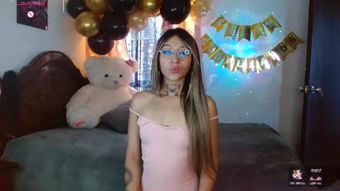 Snapshot of hoolly_jones chatting on 11/26/25, 02:18 Hoollly Jones online show from 11/26/25, 02:18