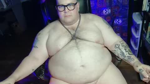 Snapshot of hoosierdaddyxl chatting on 09/21/25, 04:36 Sir online show from 09/21/25, 04:36