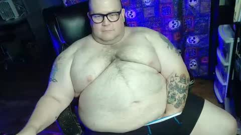 Snapshot of hoosierdaddyxl chatting on 09/24/25, 04:32 Sir online show from 09/24/25, 04:32