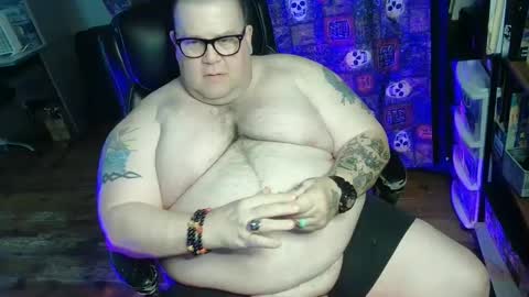 Snapshot of hoosierdaddyxl chatting on 09/29/25, 07:08 Sir online show from 09/29/25, 07:08