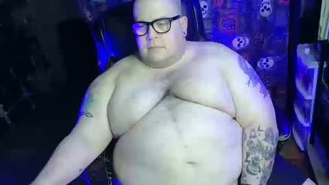 Snapshot of hoosierdaddyxl chatting on 10/12/25, 04:00 Sir online show from 10/12/25, 04:00