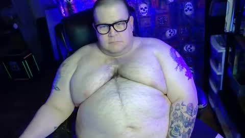 Snapshot of hoosierdaddyxl chatting on 10/26/25, 03:23 Sir online show from 10/26/25, 03:23