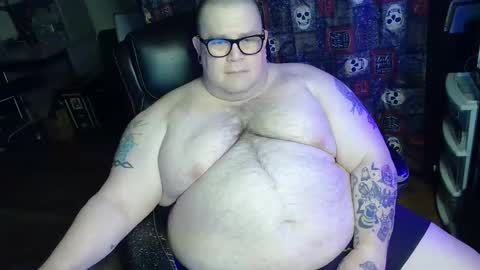 Snapshot of hoosierdaddyxl chatting on 11/09/25, 05:39 Sir online show from 11/09/25, 05:39