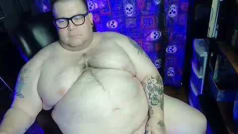 Snapshot of hoosierdaddyxl chatting on 11/24/25, 04:45 Sir online show from 11/24/25, 04:45